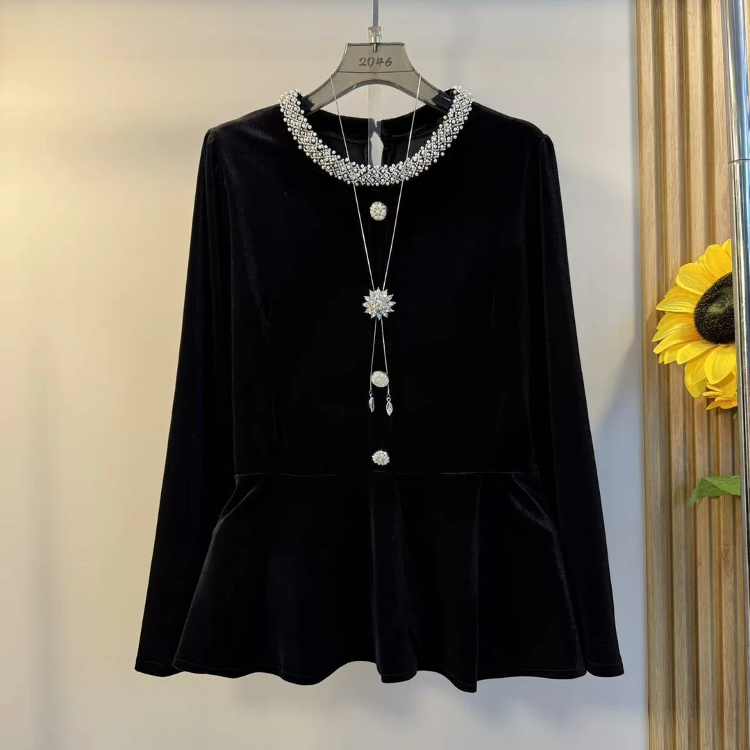 大码女装秋季新款时尚女人衫韩版洋气圆领长袖钉珠丝绒黑色上衣潮