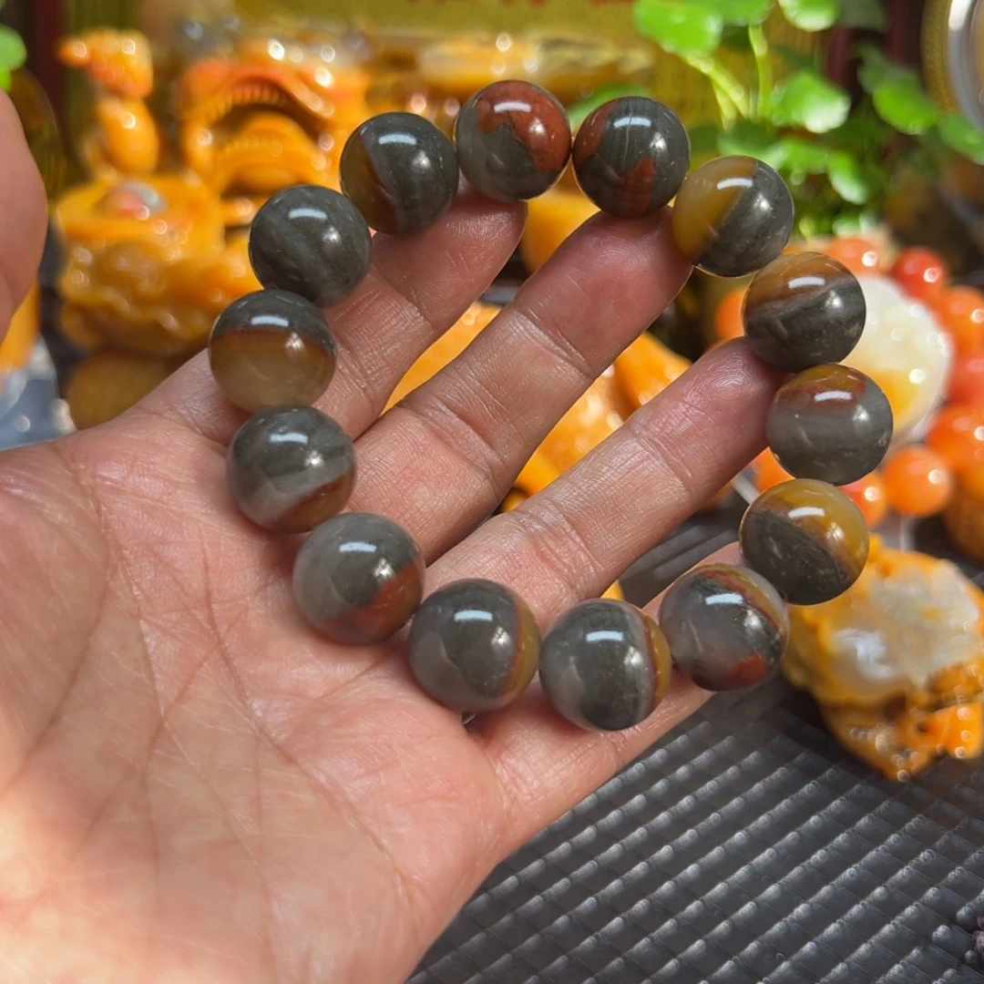 余***念石英质玉未镶嵌颈饰