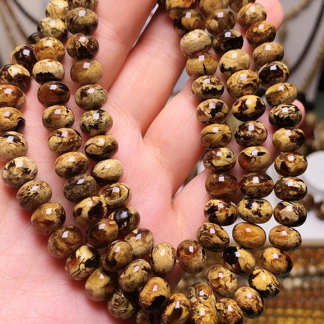 未镶嵌琥珀裸石小**妈琥珀