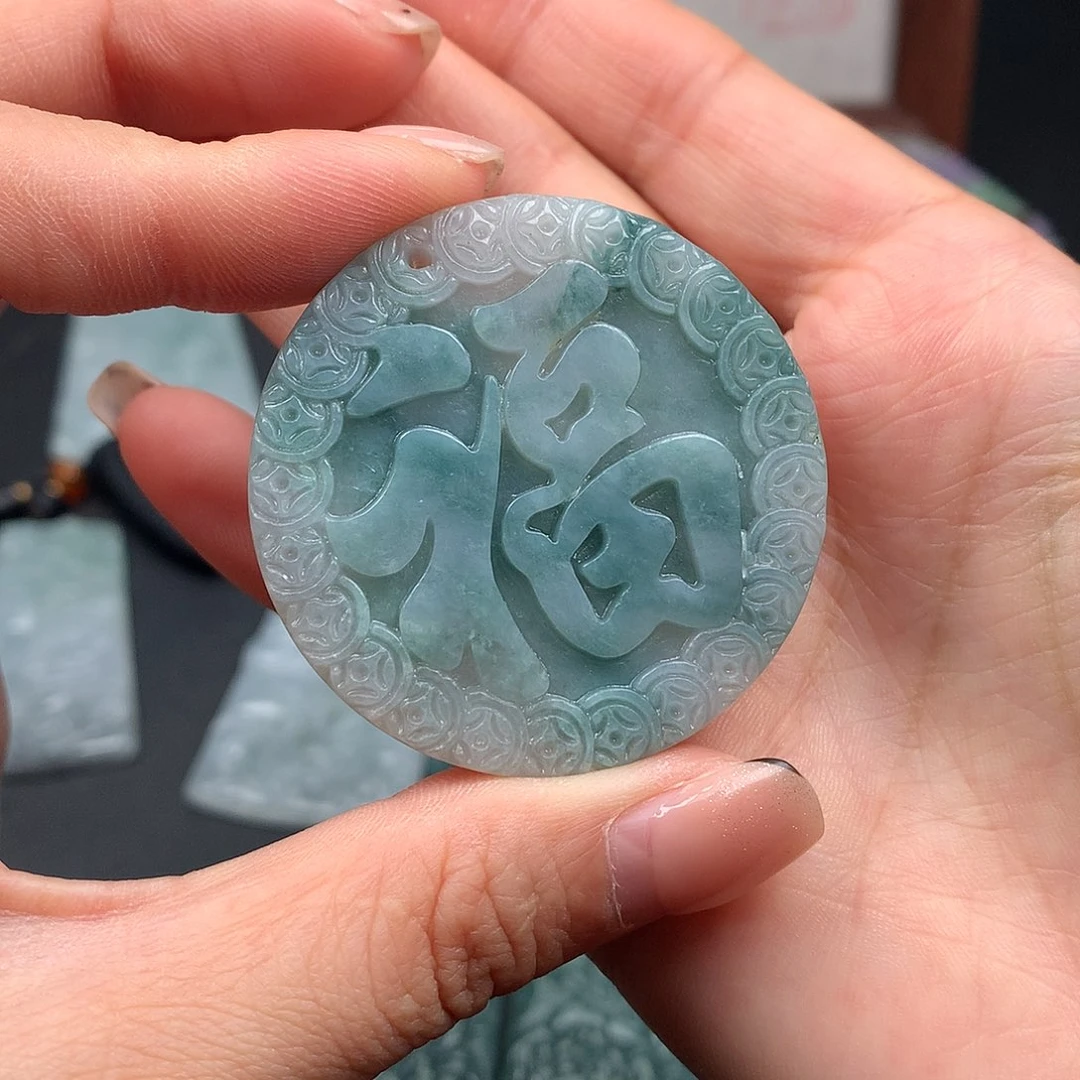 翡翠未镶嵌颈饰福