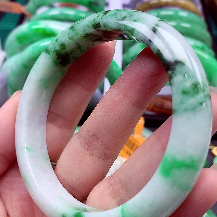 翡翠未镶嵌手镯翡翠