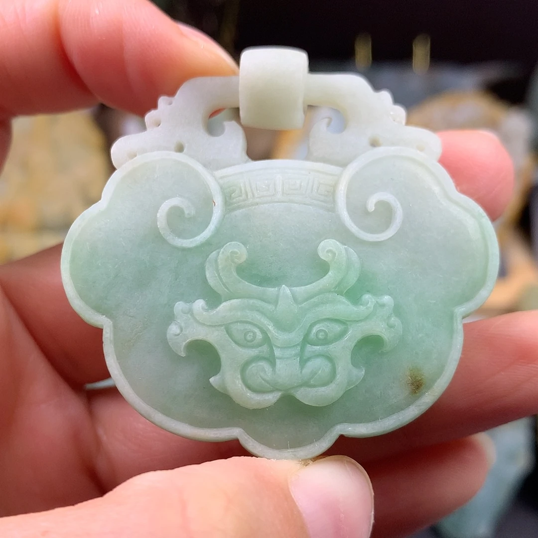 定制翡翠未镶嵌如意