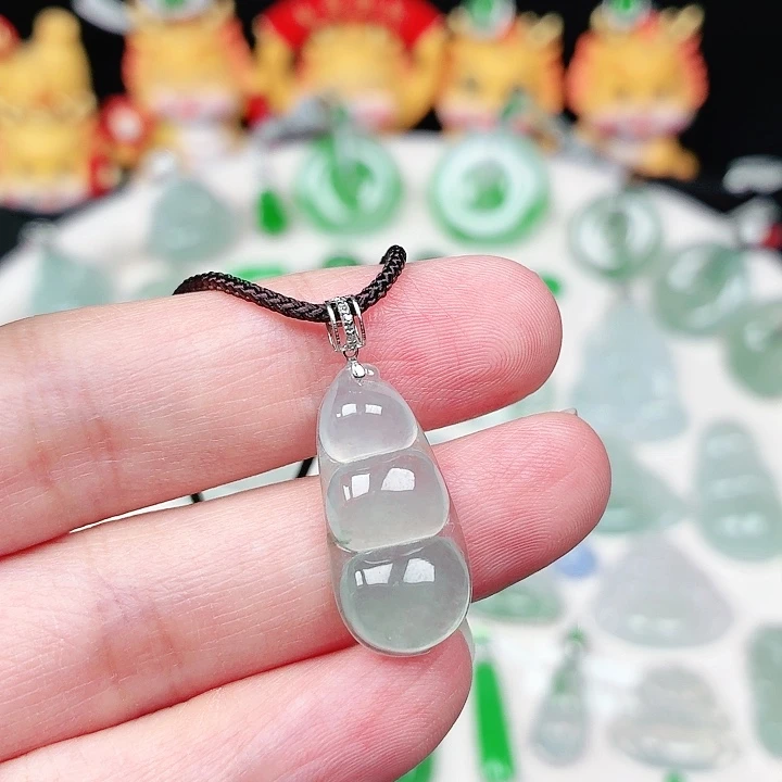 颈饰18K金镶嵌翡翠缅甸天然A货翡翠