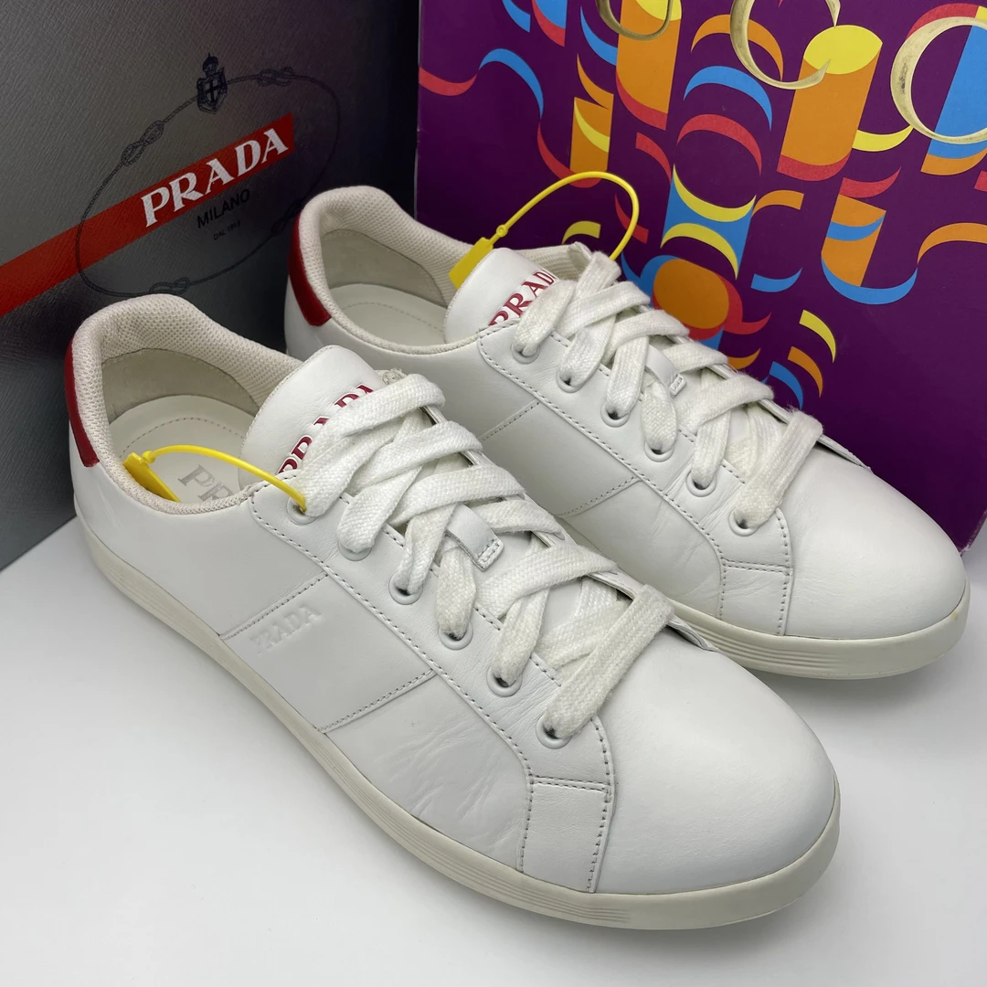 95新 Prada/普拉达 40欧码/二手男士白色皮革红尾时尚休闲板鞋