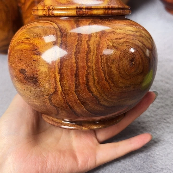 斿*越南黄花梨茶叶罐一个