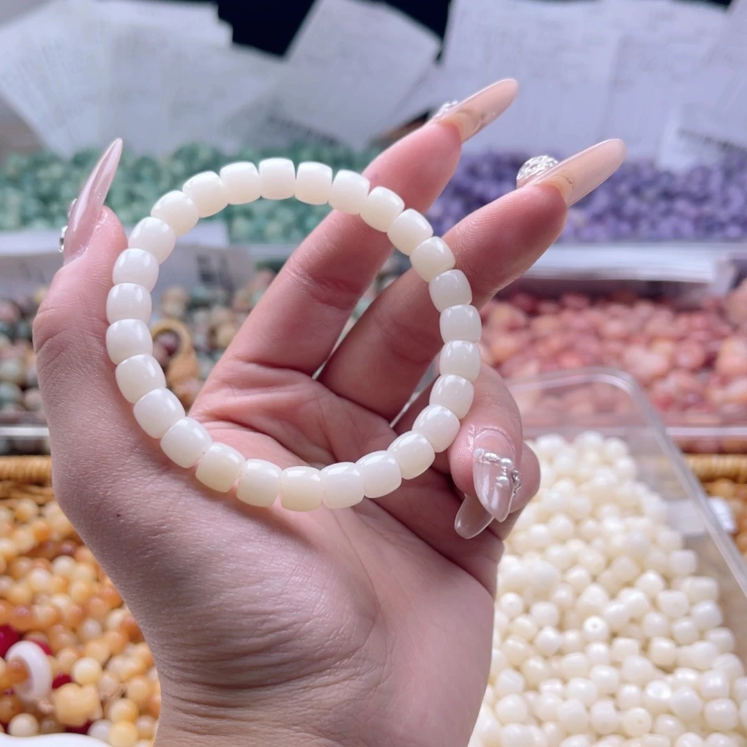 白玉菩提吊坠c8mm108颗。白玉