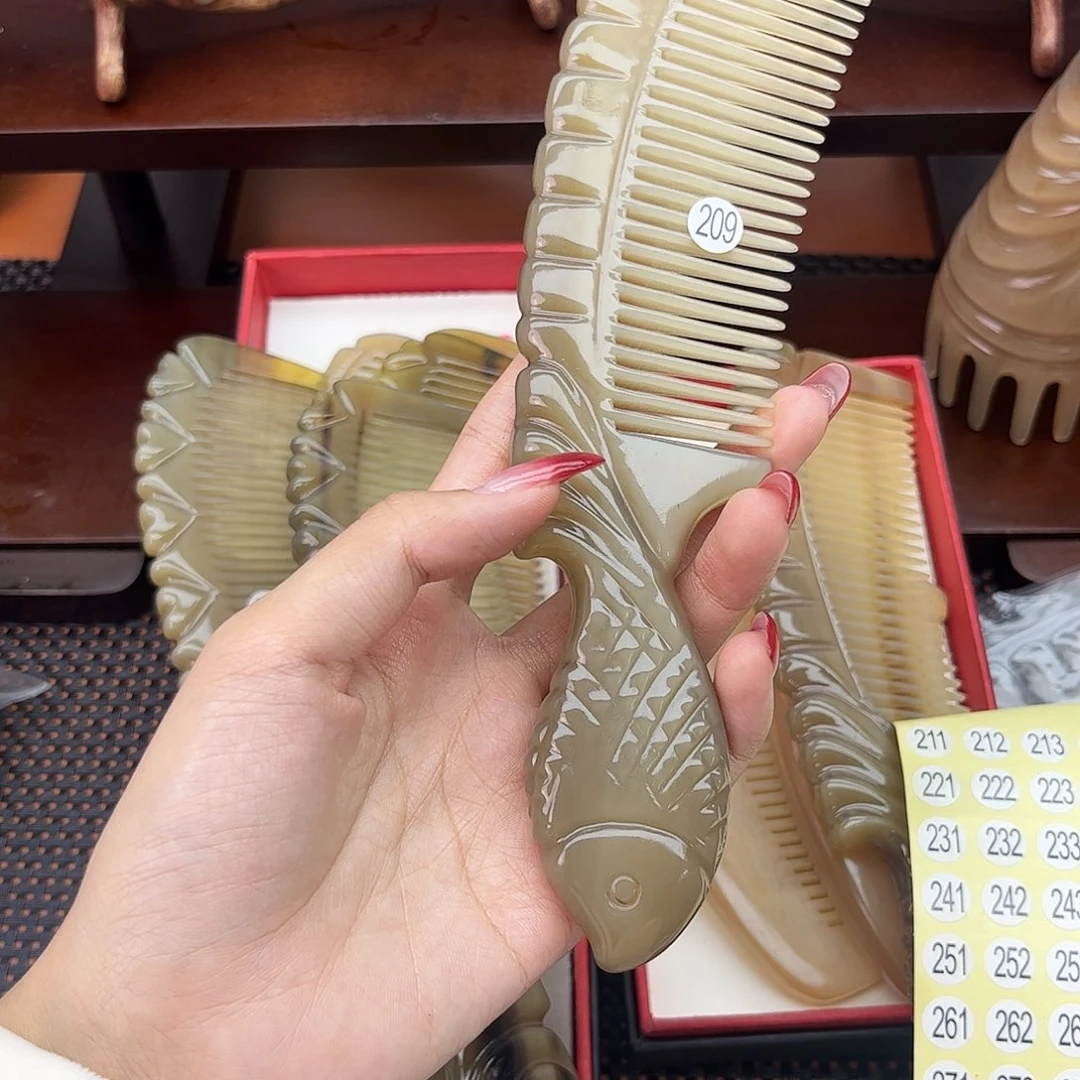 堂***子手工制作纯牛角梳子