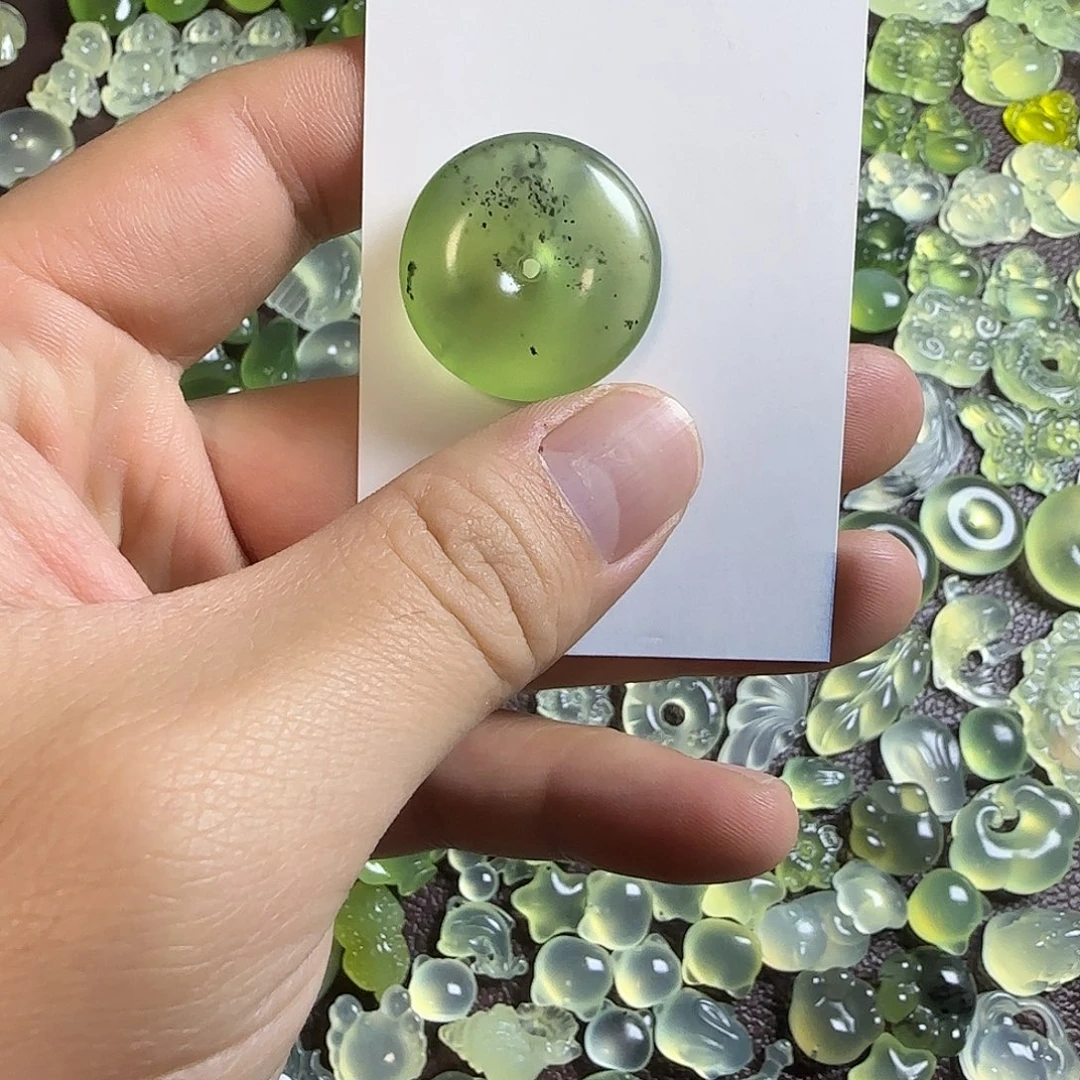 蛇纹石玉未镶嵌岫玉吊坠