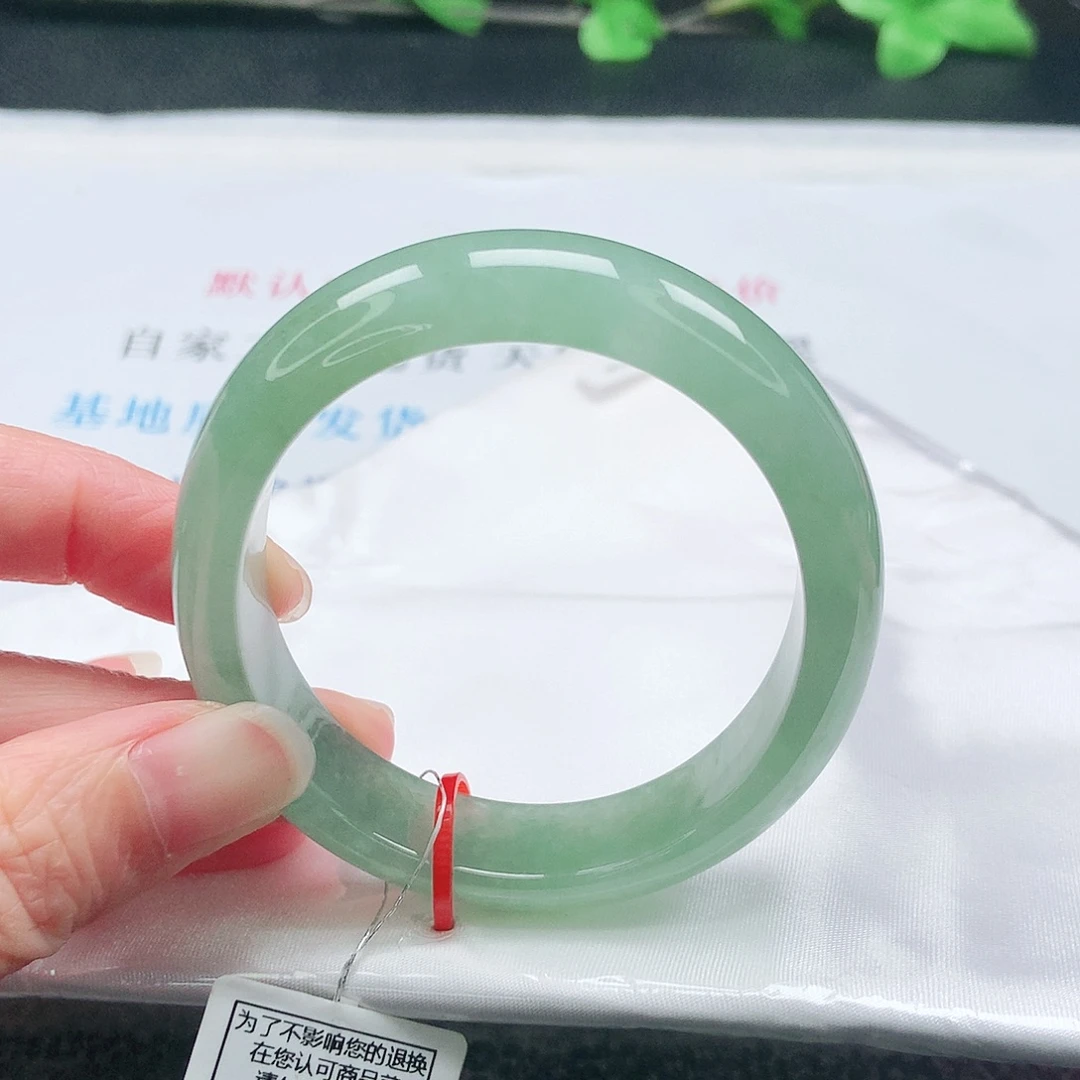 酒***妹翡翠未镶嵌手镯56贵妃