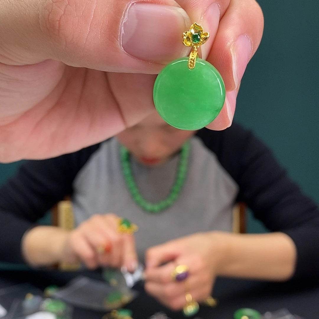 翡翠未镶嵌戒指88