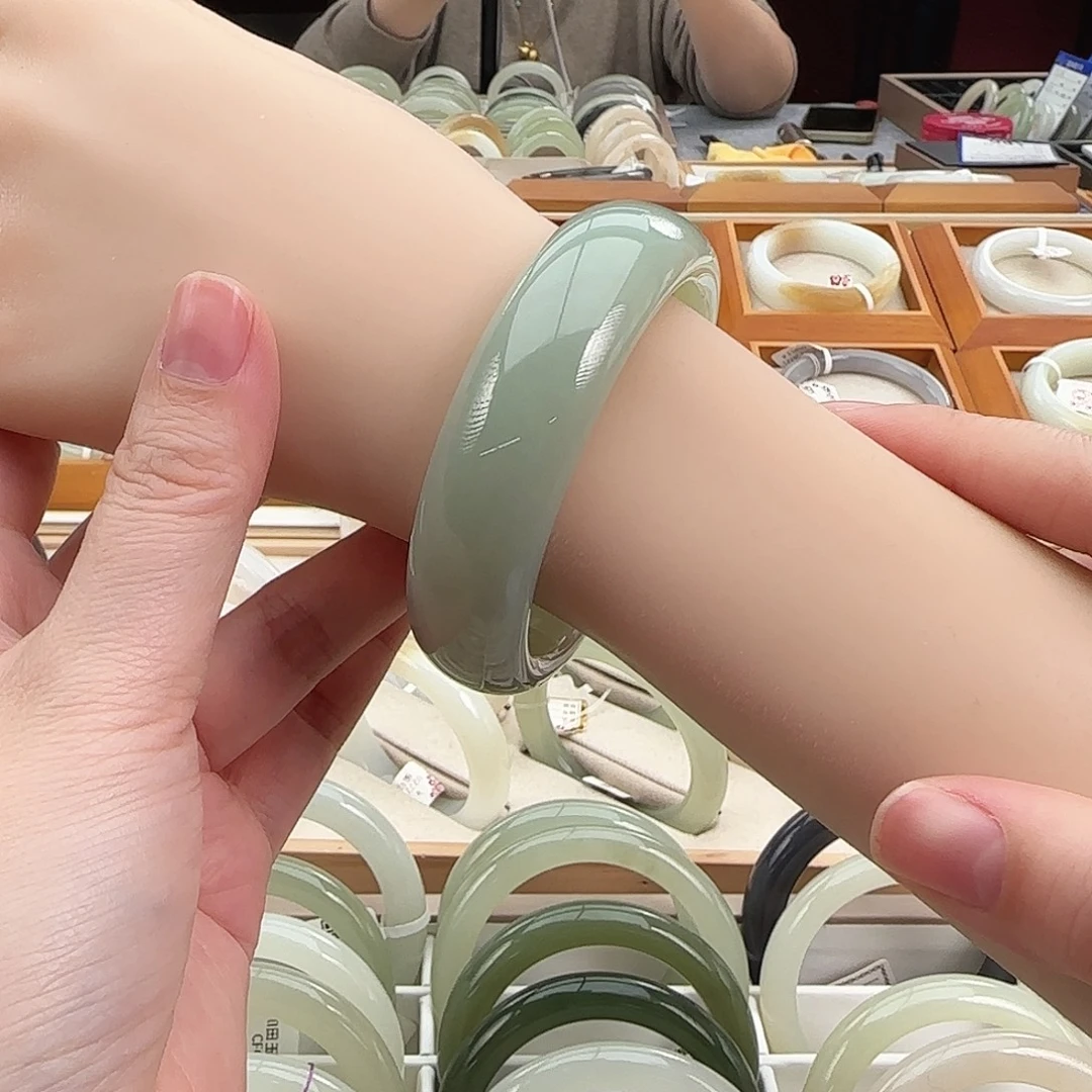 和田玉未镶嵌手镯57轮胎且末蓝