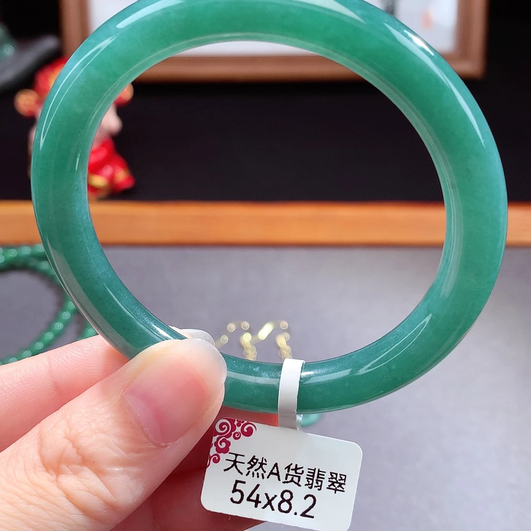 翡翠手镯（圆镯）未镶嵌