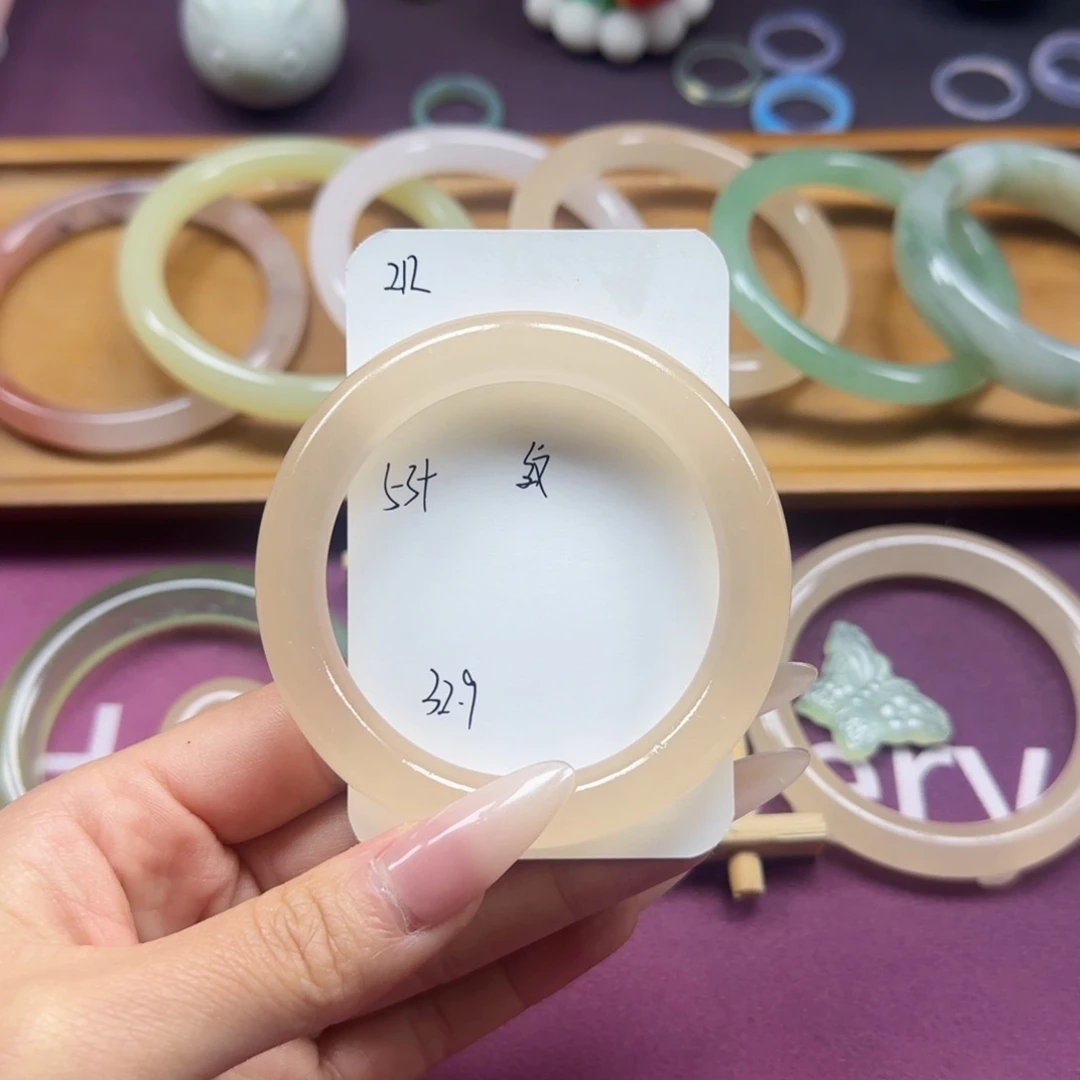 石英质玉手镯未镶嵌212