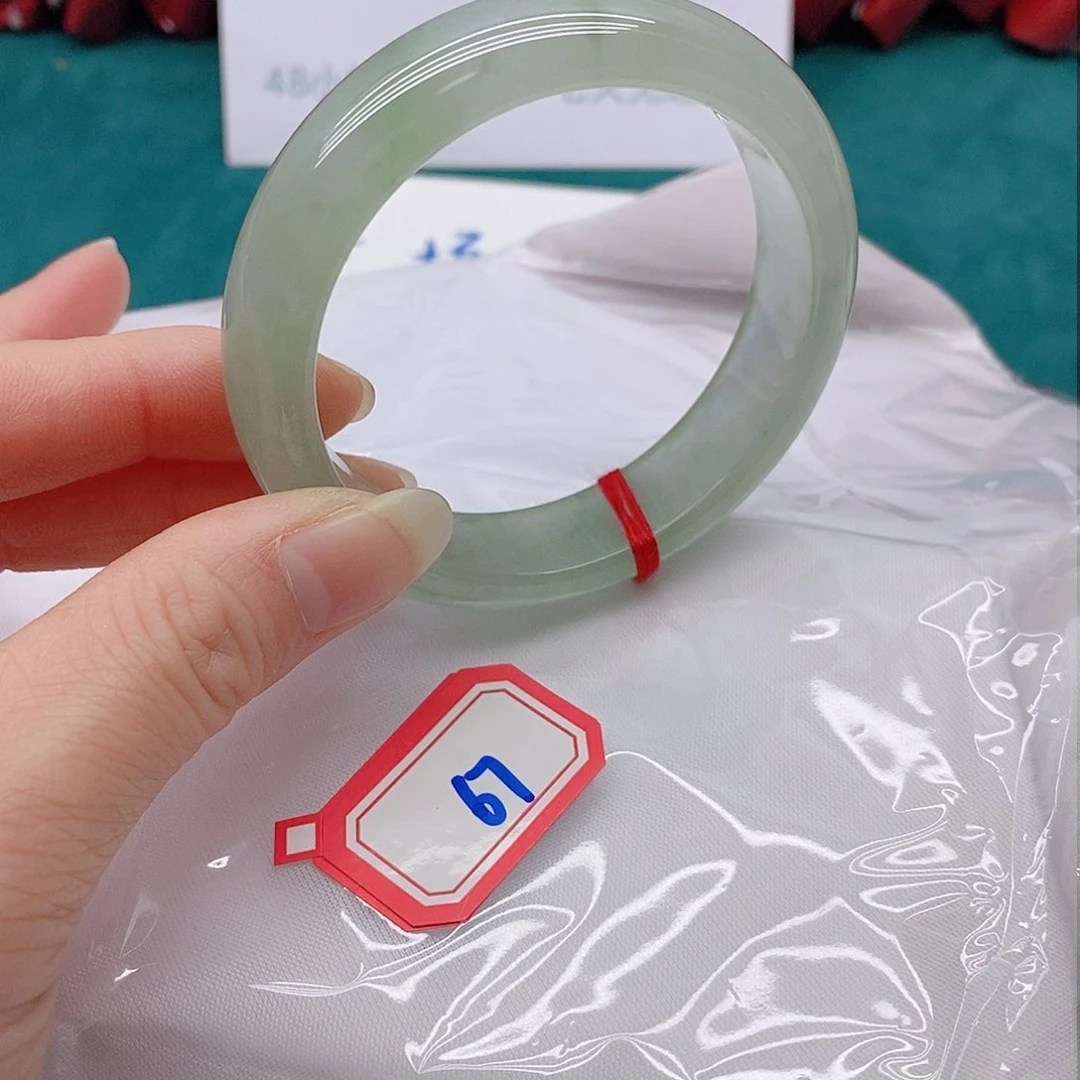 翡翠手镯未镶嵌得**幸677777777