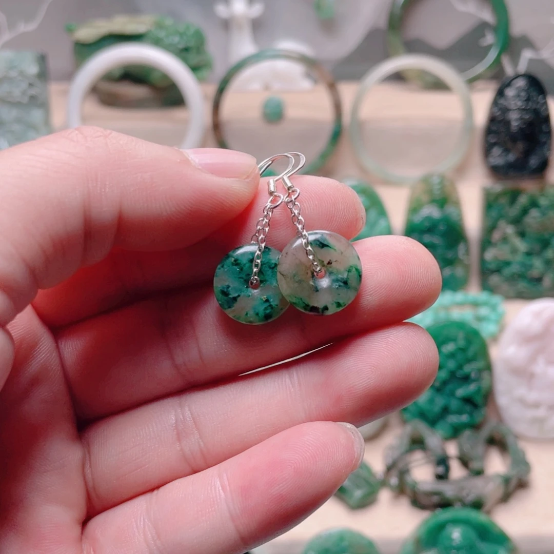 独山玉未镶嵌颈饰