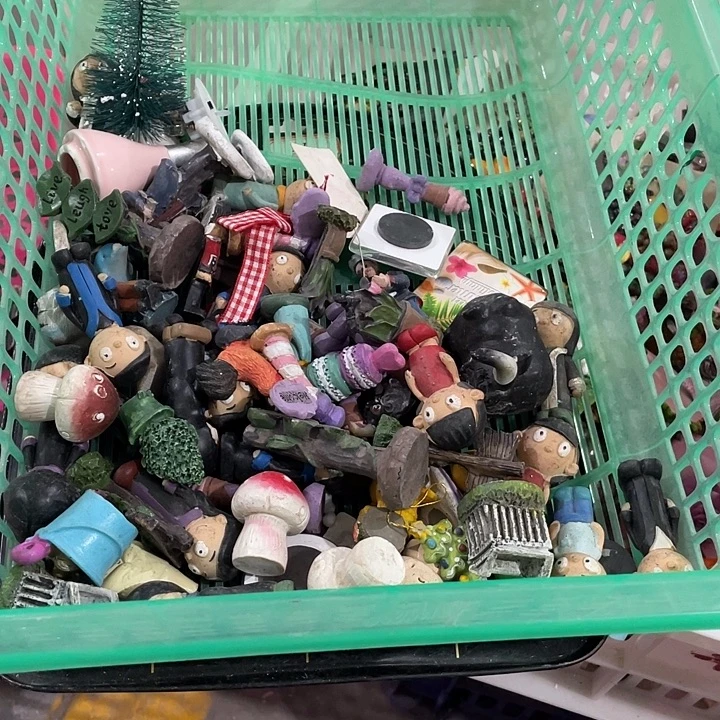 云***歌有机玻璃微瑕。