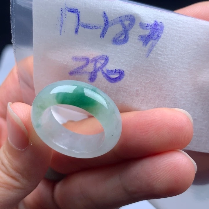 欣***荣定制翡翠未镶嵌戒圈