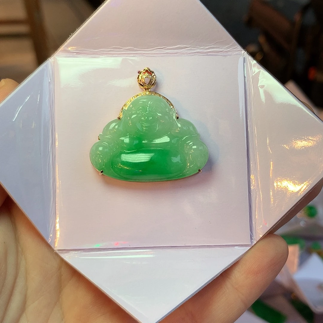 翡翠18K金镶嵌颈饰佛公