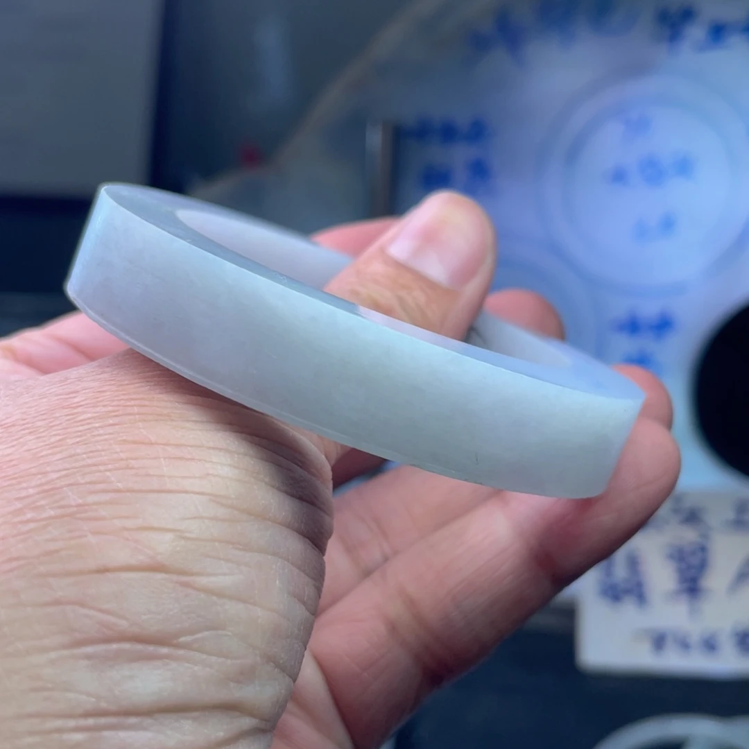 定制翡翠未镶嵌翡翠手镯