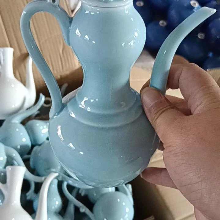 缸一把陶瓷酒壶半斤