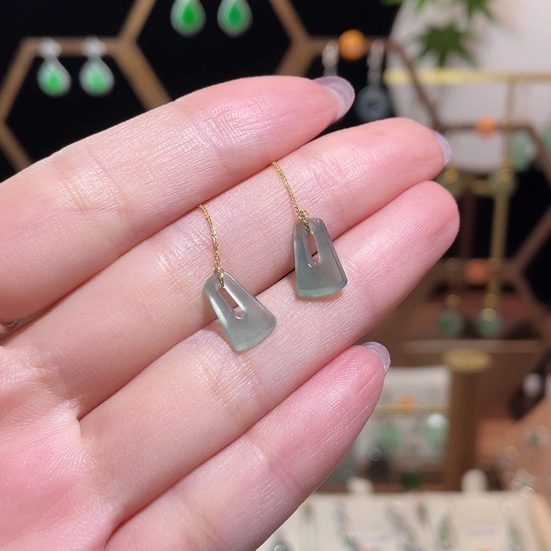 翡翠18K金镶嵌耳饰