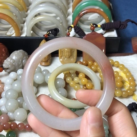 石英质玉未镶嵌手链