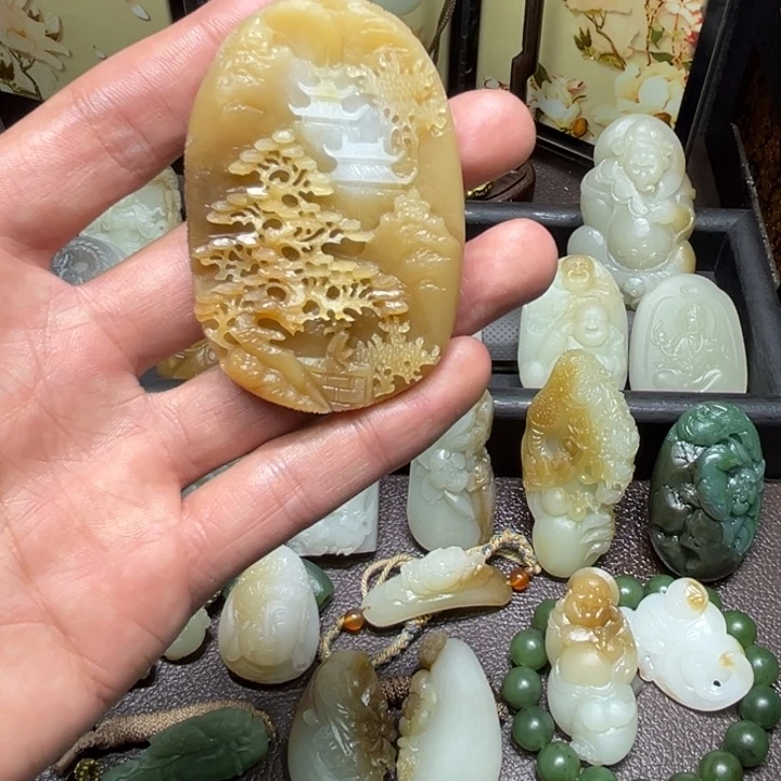 和田玉未镶嵌颈饰