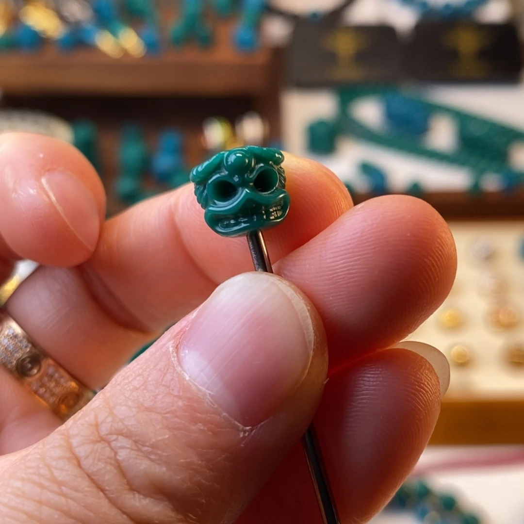 琉璃颈饰地狱色10男爵1个