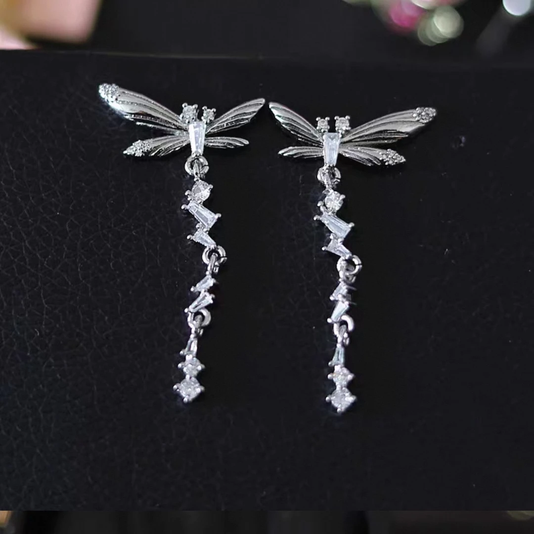 铜合金合成锆石耳饰 03200小众设计个性蜻蜓微镶白锆流苏耳骨夹