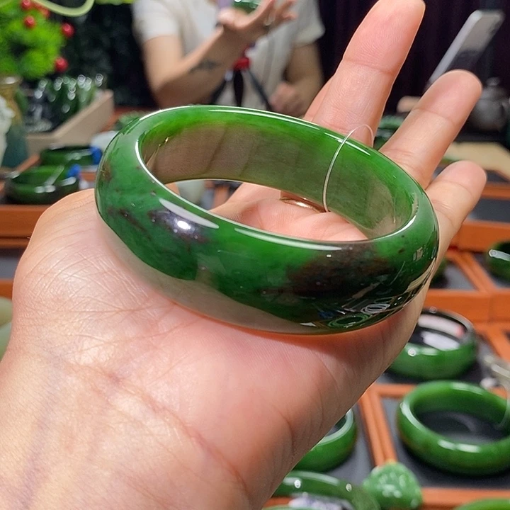 和田玉（碧玉）手镯未镶嵌