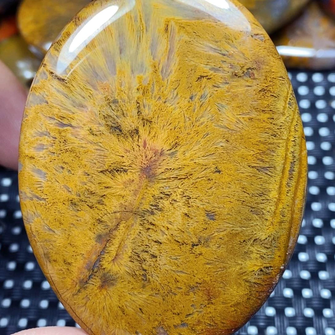 未镶嵌颈饰玛瑙/玉髓江***梁