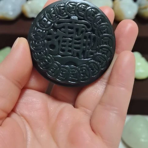 和田玉（青玉）未镶嵌珠宝奇石