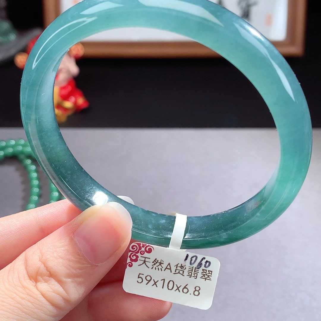 未镶嵌手镯（圆镯）翡翠