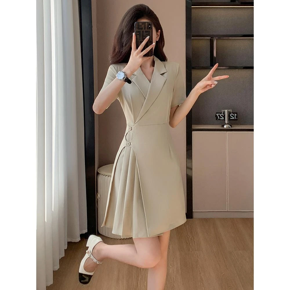 卡其色短袖连衣裙2026新款女夏季小个子高级感气质收腰职业西装裙