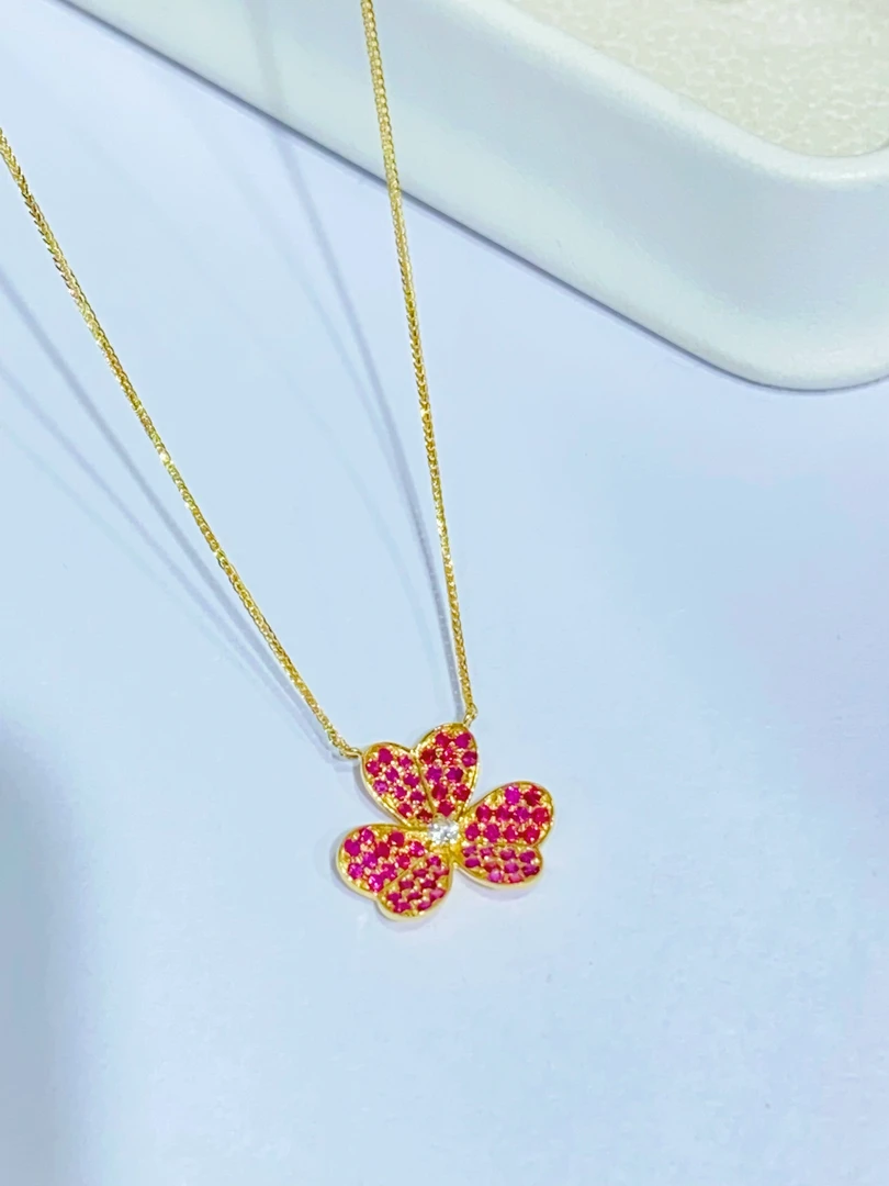 18K金镶嵌红宝石项链三叶草款