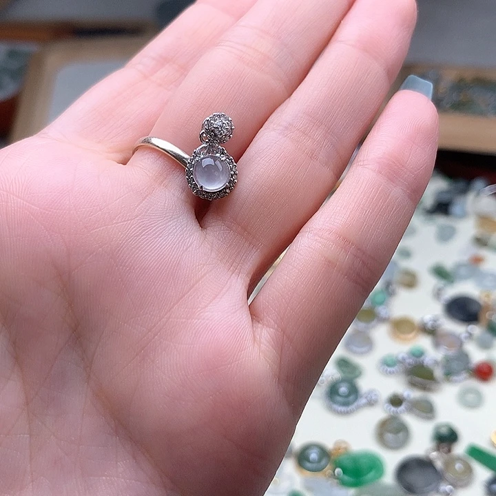 翡翠未镶嵌颈饰羊*白蛋面吊坠