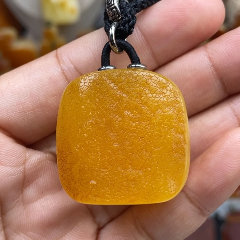【闪购商品】琥珀颈饰未镶嵌