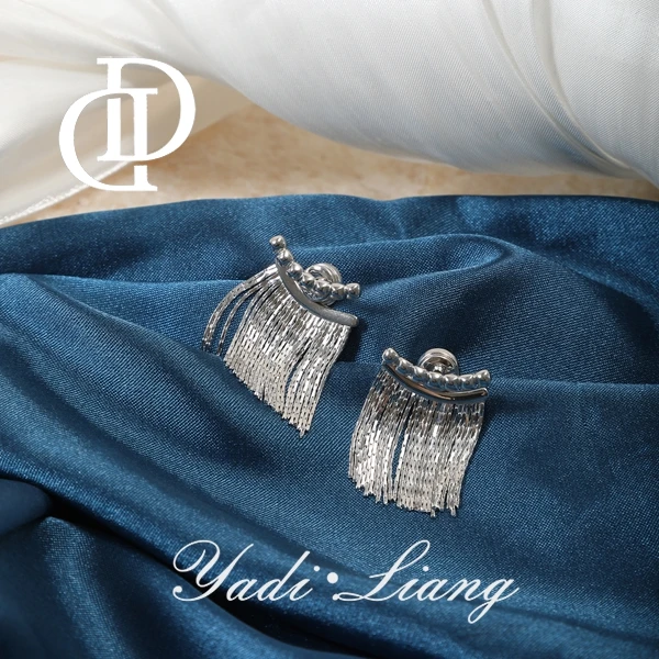 925银耳饰 梁雅帝新品【月牙弯弯小睫毛流苏】气质时尚百搭纯银耳饰