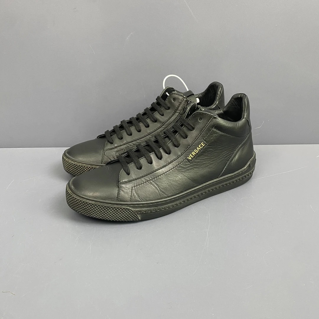 95新 VERSACE/范思哲 41码 黑色中帮拉链板鞋 休闲鞋 穿的不多270