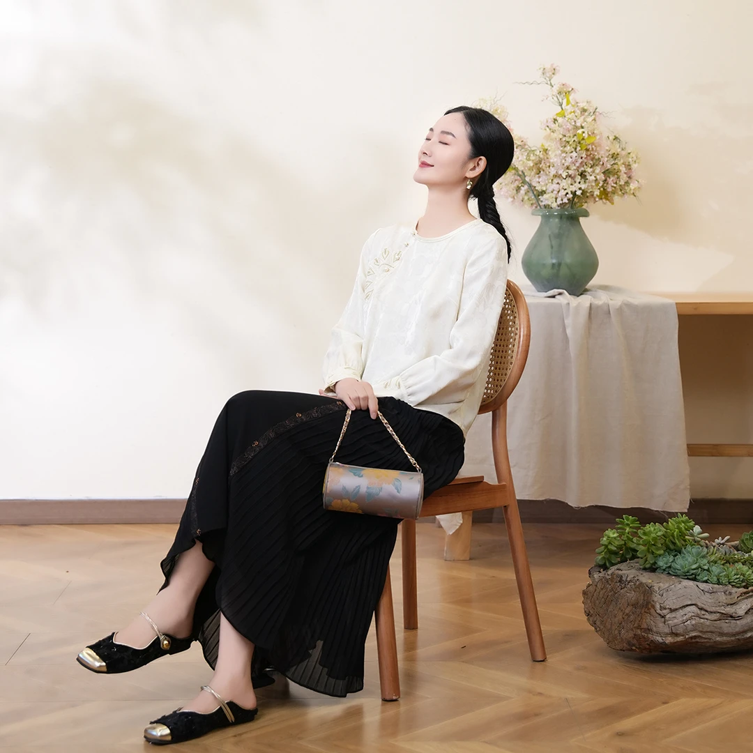 布符2025年春季新款米白郁金香偏襟刺绣国风中式旗袍上衣女MCCX3