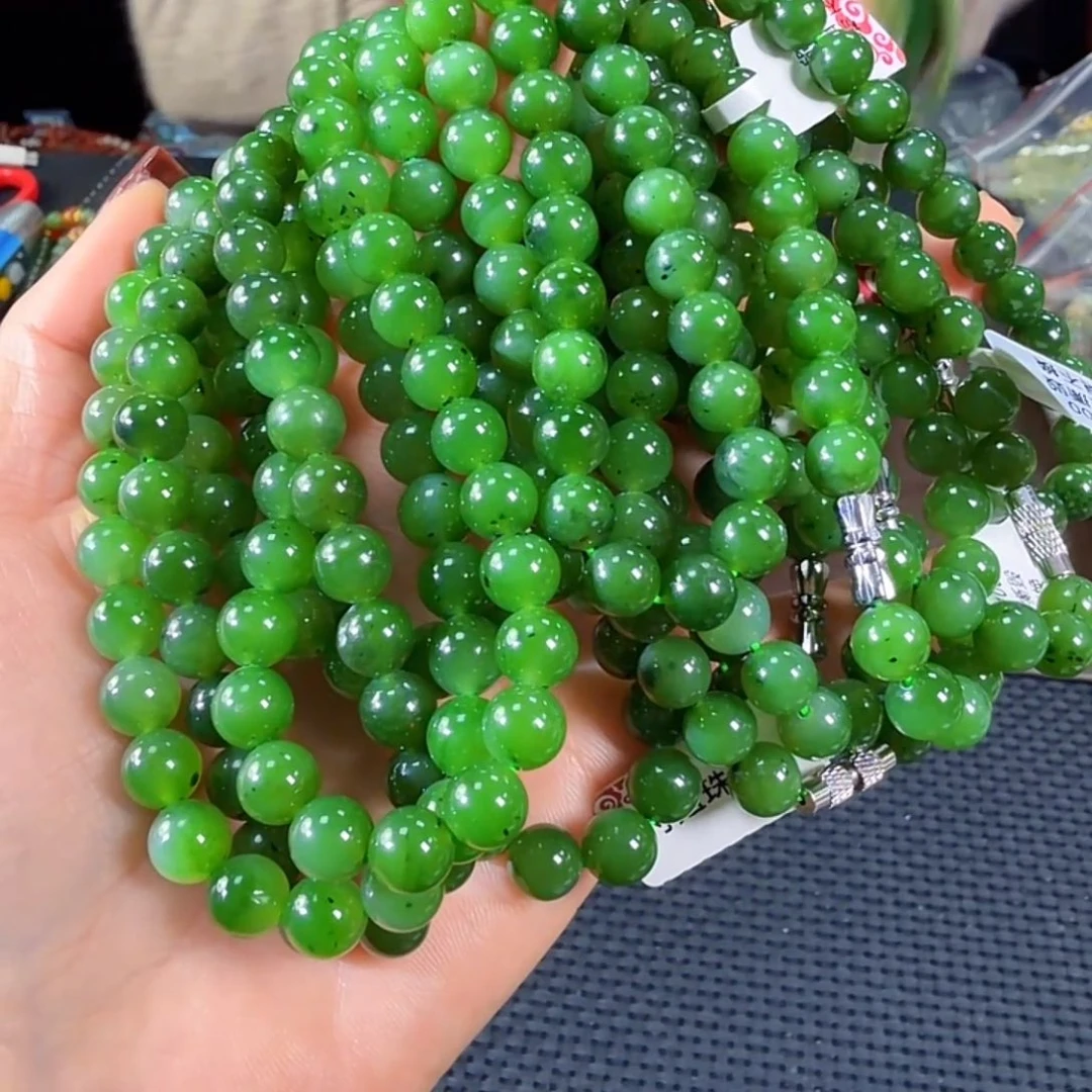 和田玉（碧玉）未镶嵌颈饰卡8发其一