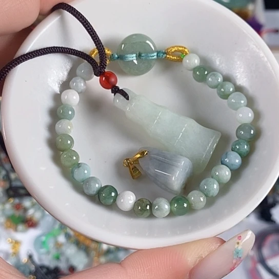 翡翠未镶嵌颈饰天然翡翠拍一发三