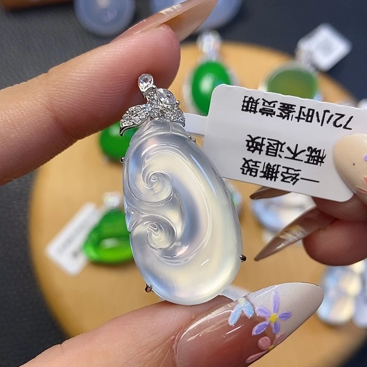 玛瑙/玉髓银S925镶嵌颈饰如意吊坠