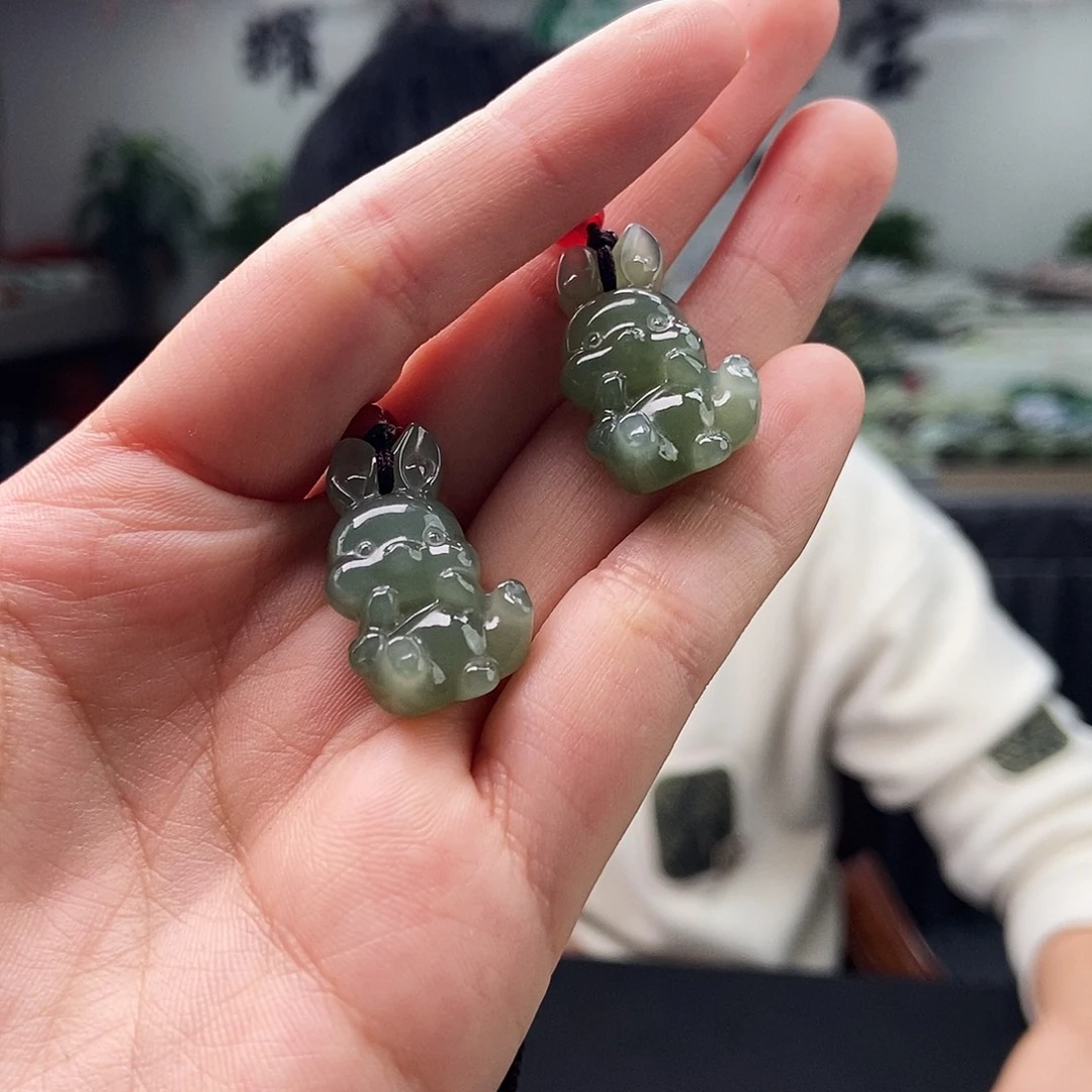 和田玉未镶嵌颈饰颜色多样性发拍一发一