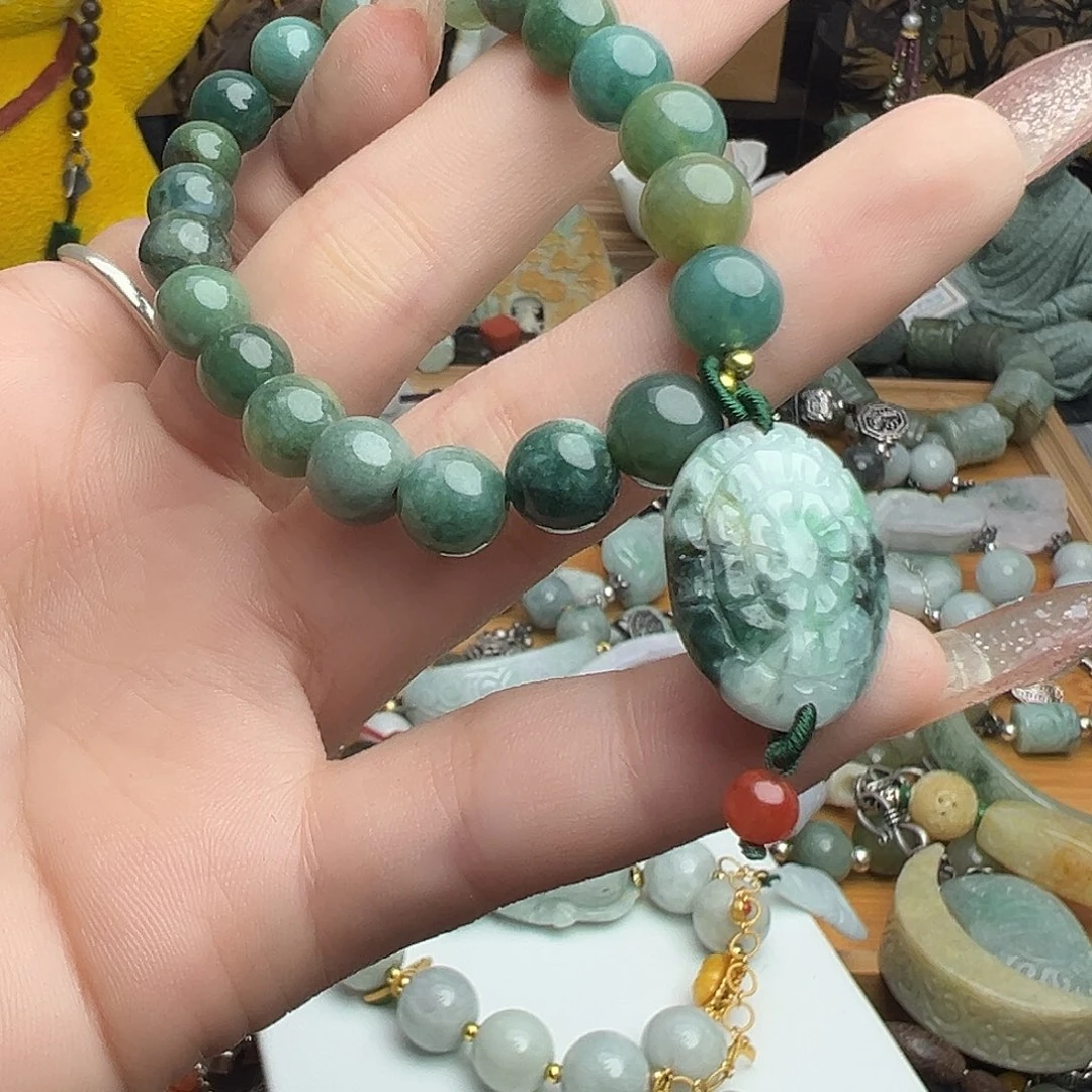 翡翠颈饰未镶嵌吊坠