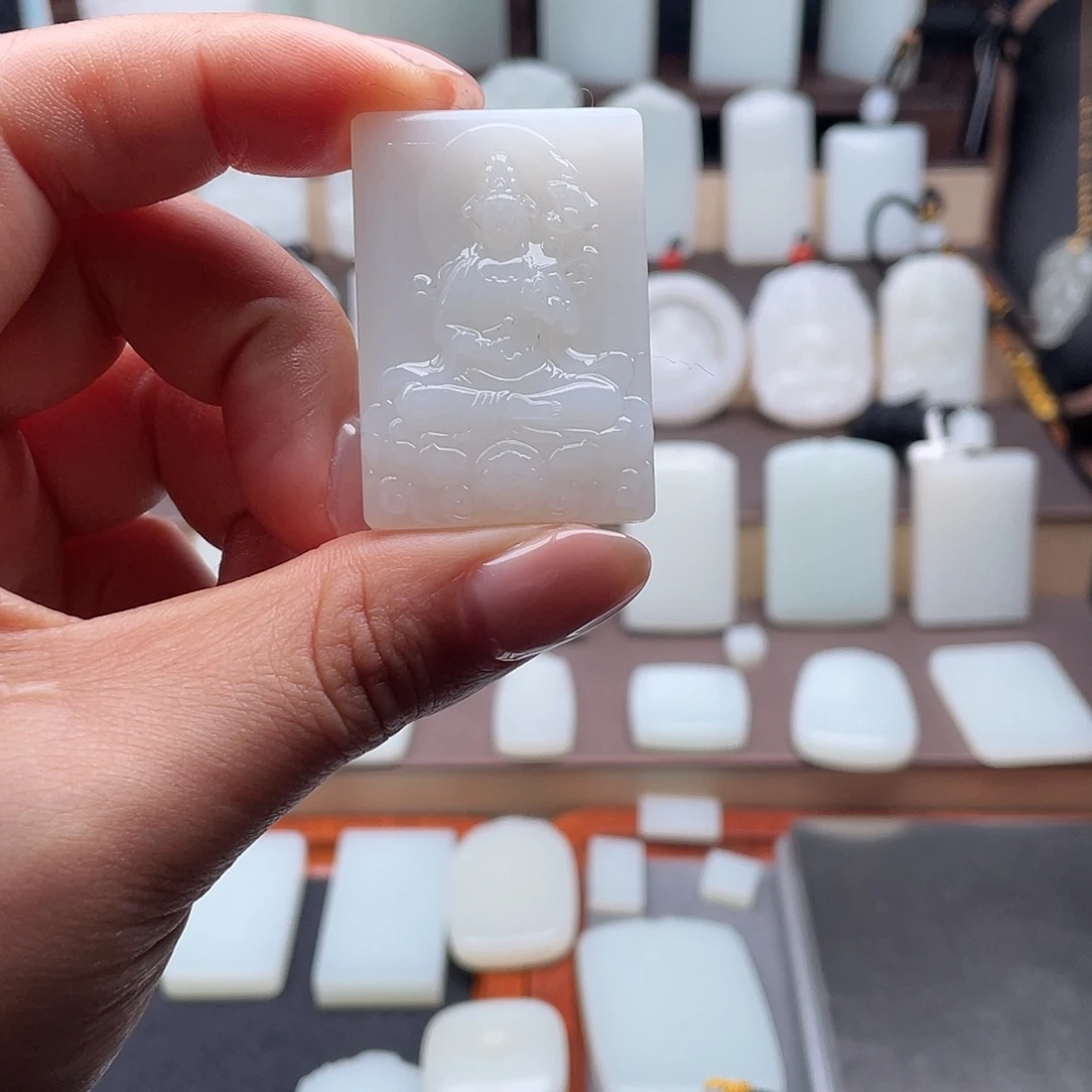 和田玉未镶嵌颈饰