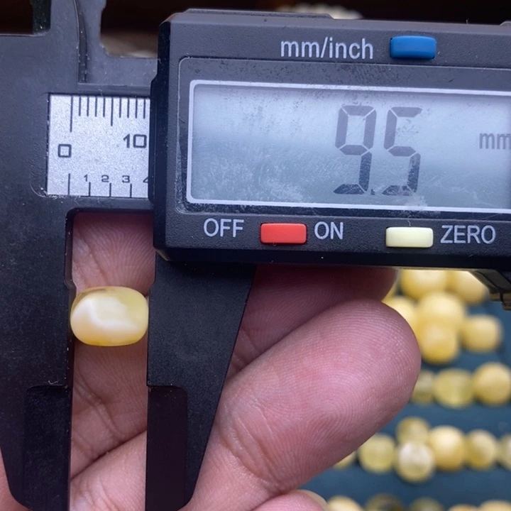 琥珀未镶嵌裸石28号9.5*6.7微瑕