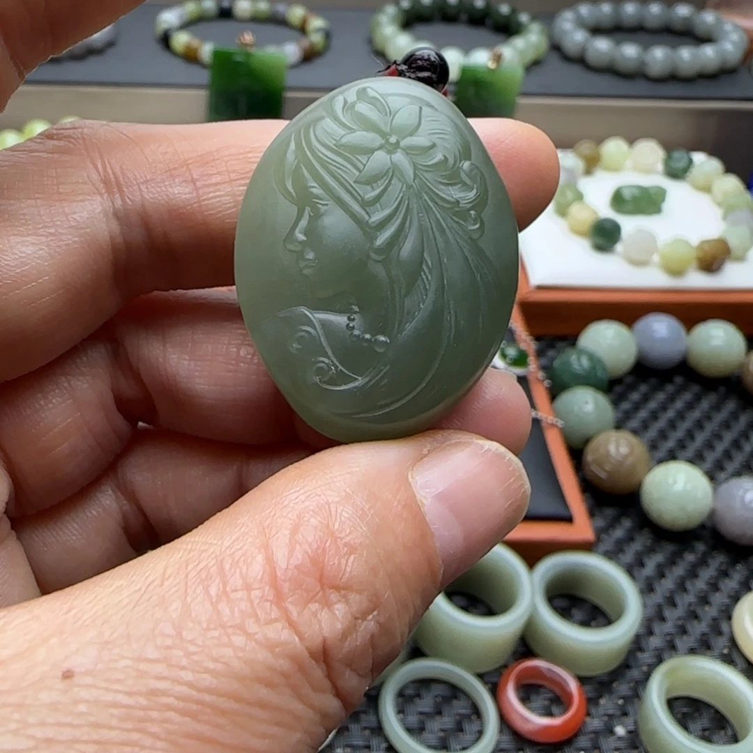 和田玉（糖玉）未镶嵌颈饰