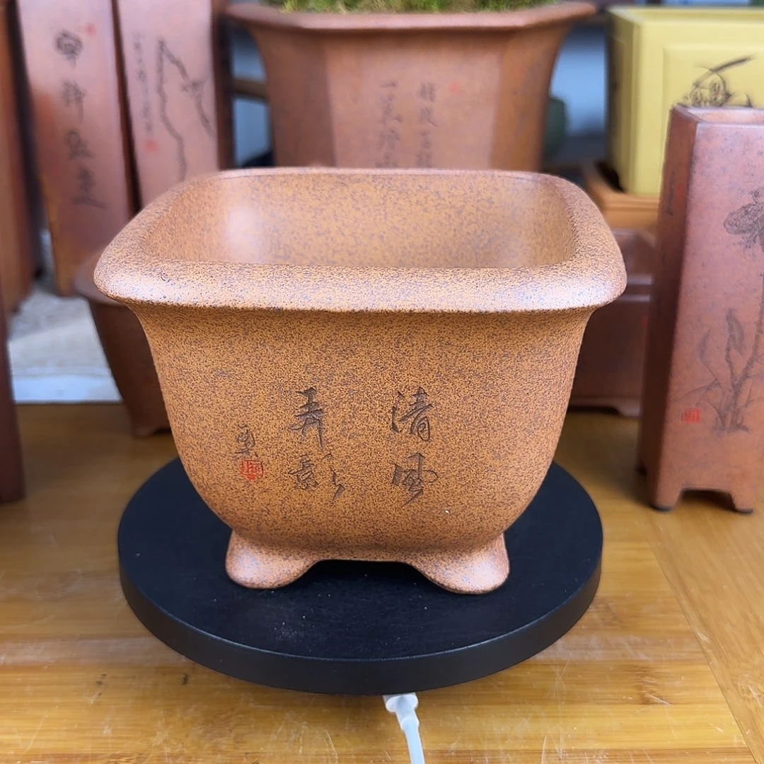 紫砂花盆?**?紫砂花盆