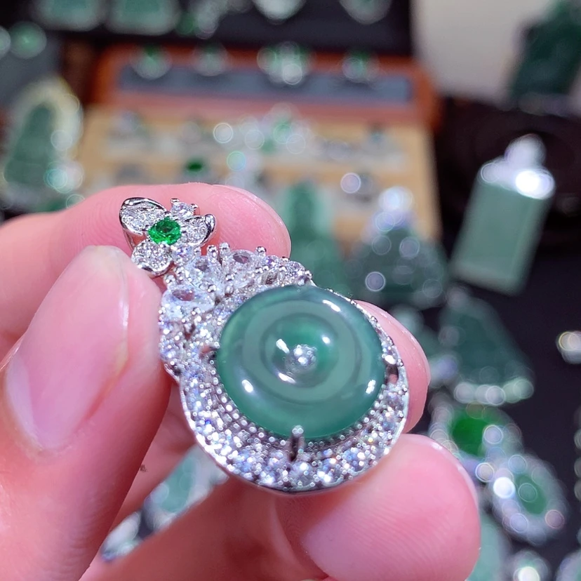 【闪购商品】翡翠颈饰未镶嵌挂件